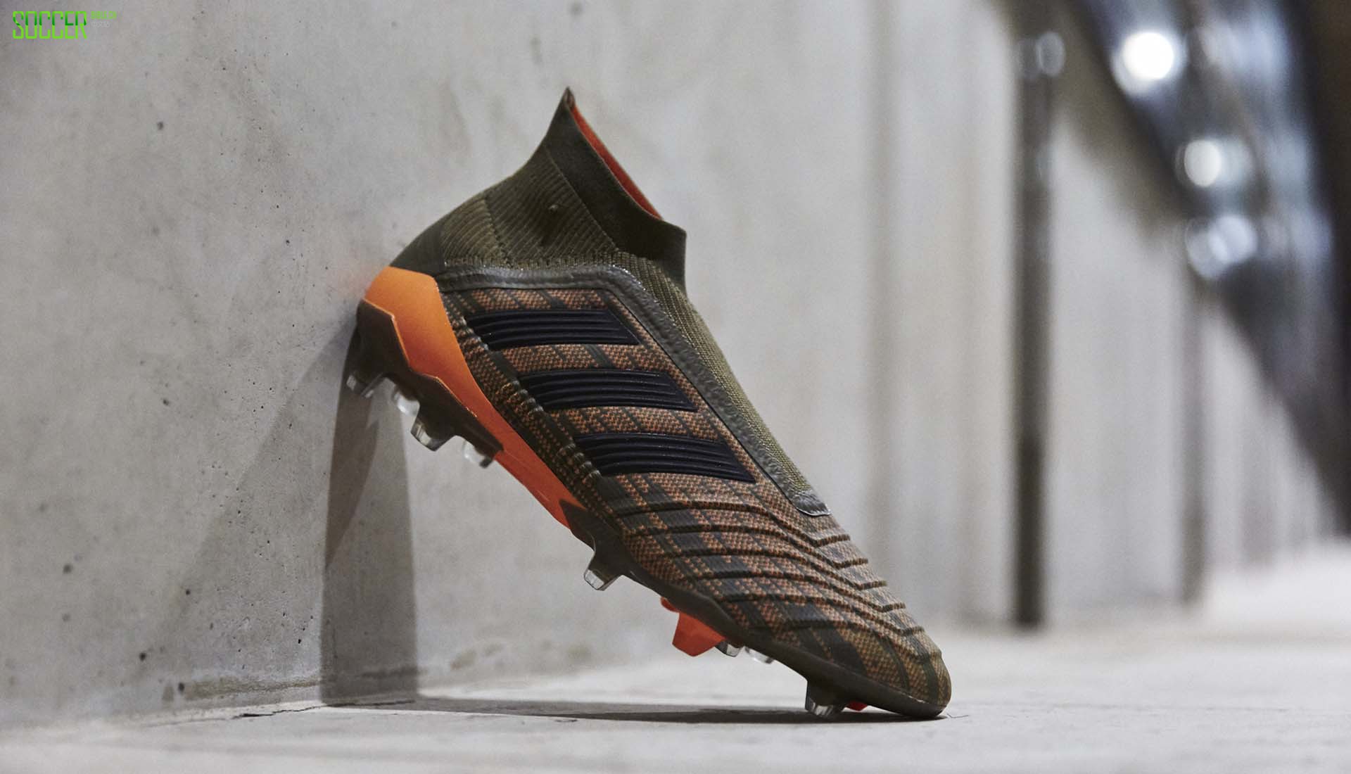 1-adidas-predator-18-lone-hunter-min