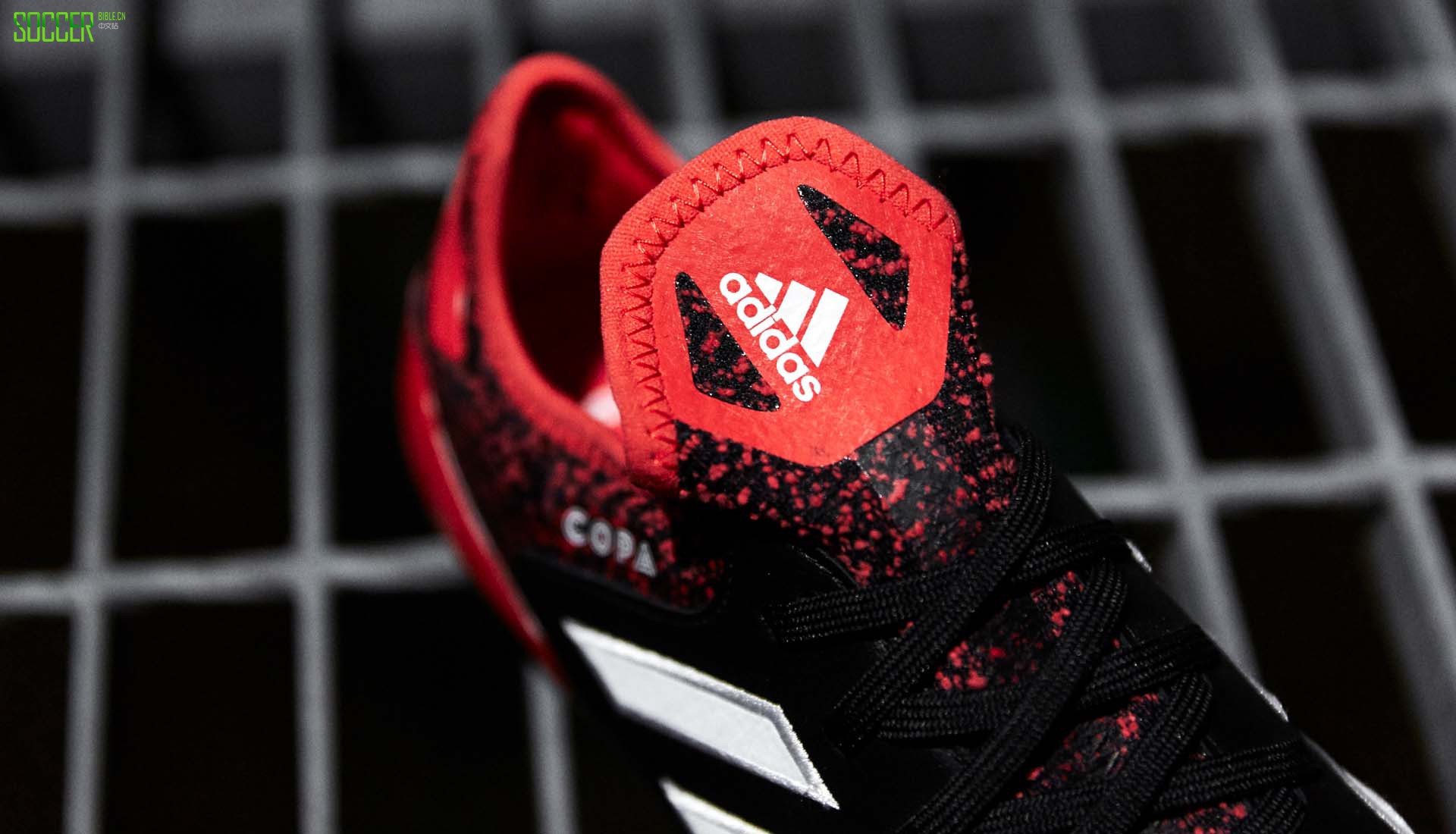 阿迪达斯推出Copa 18.1 Clod Blooded冷血配色