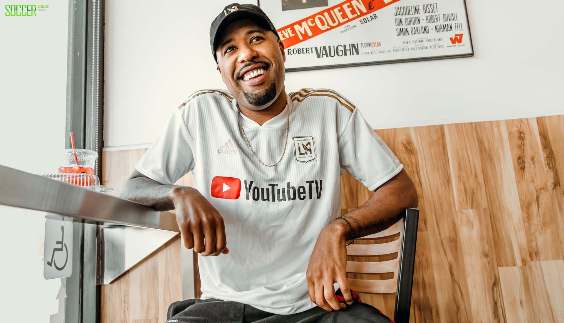 5-lafc-home-away-2018-kits