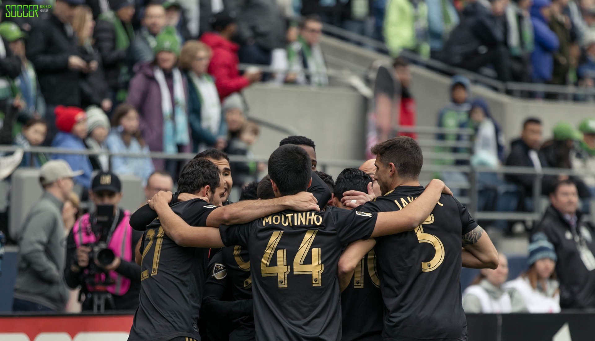 lafc-first-win-soccerbible_0002_594a7358