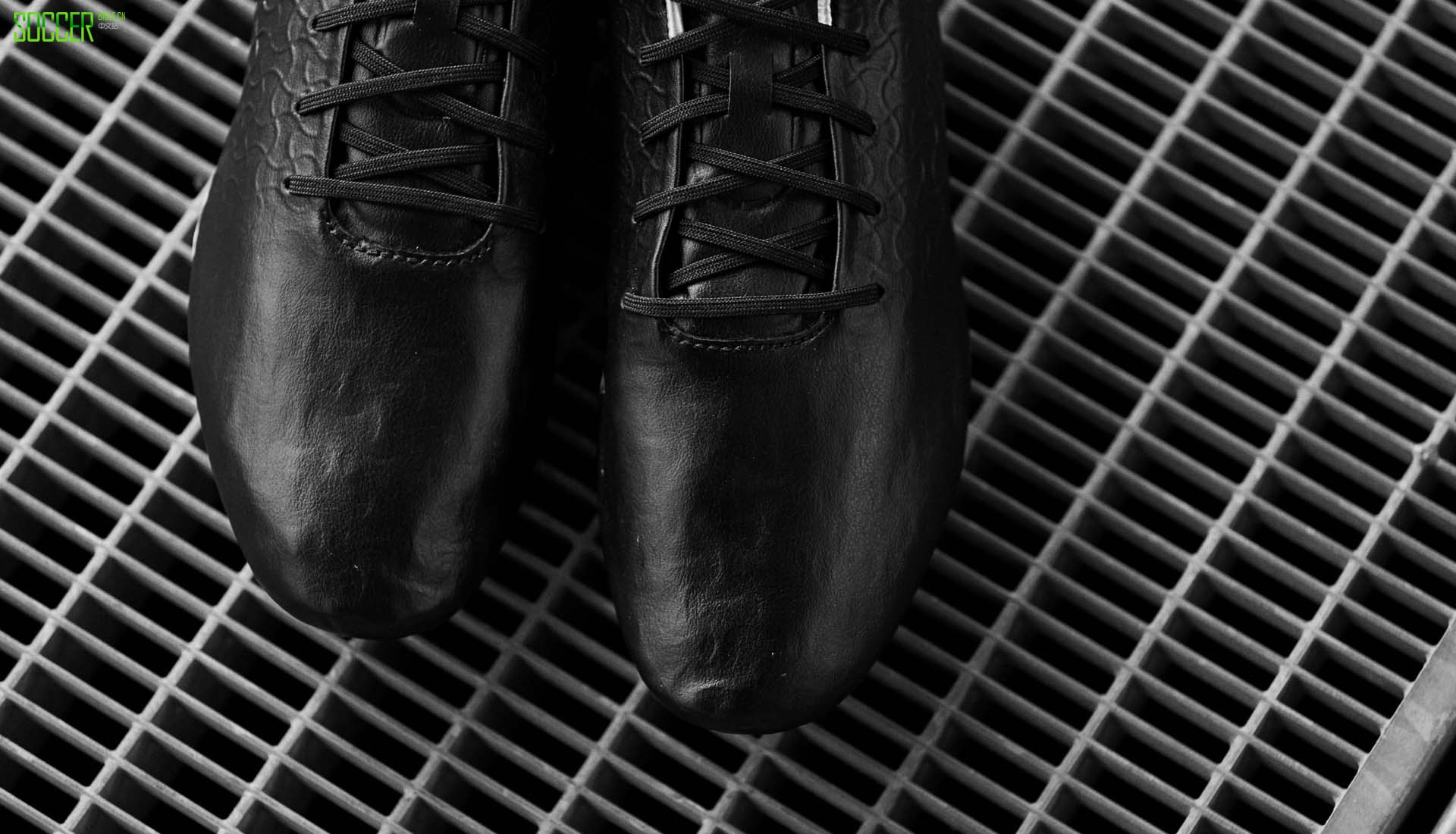 ua-magnetico-black-5