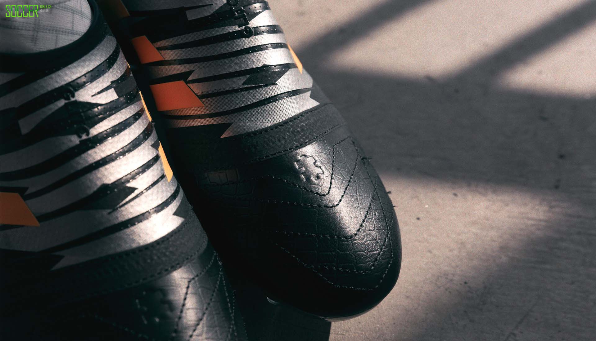 adidasƳGlitch 18ɫװ