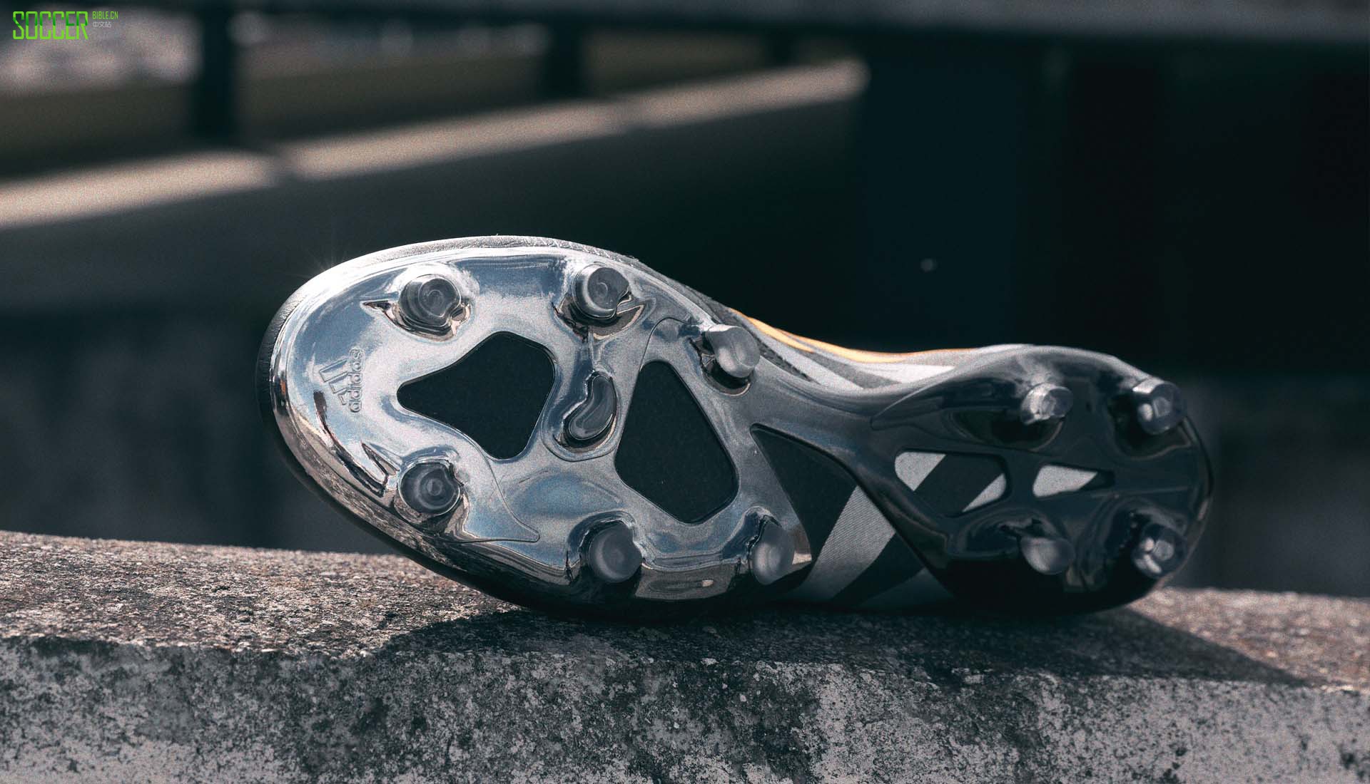 adidasƳGlitch 18ɫװ