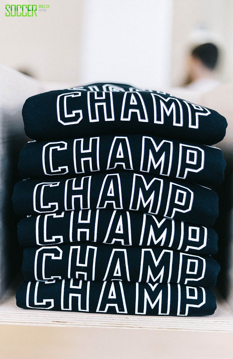 Reigning Champ主持美国职业足球大联盟杯“经典足球”盛典