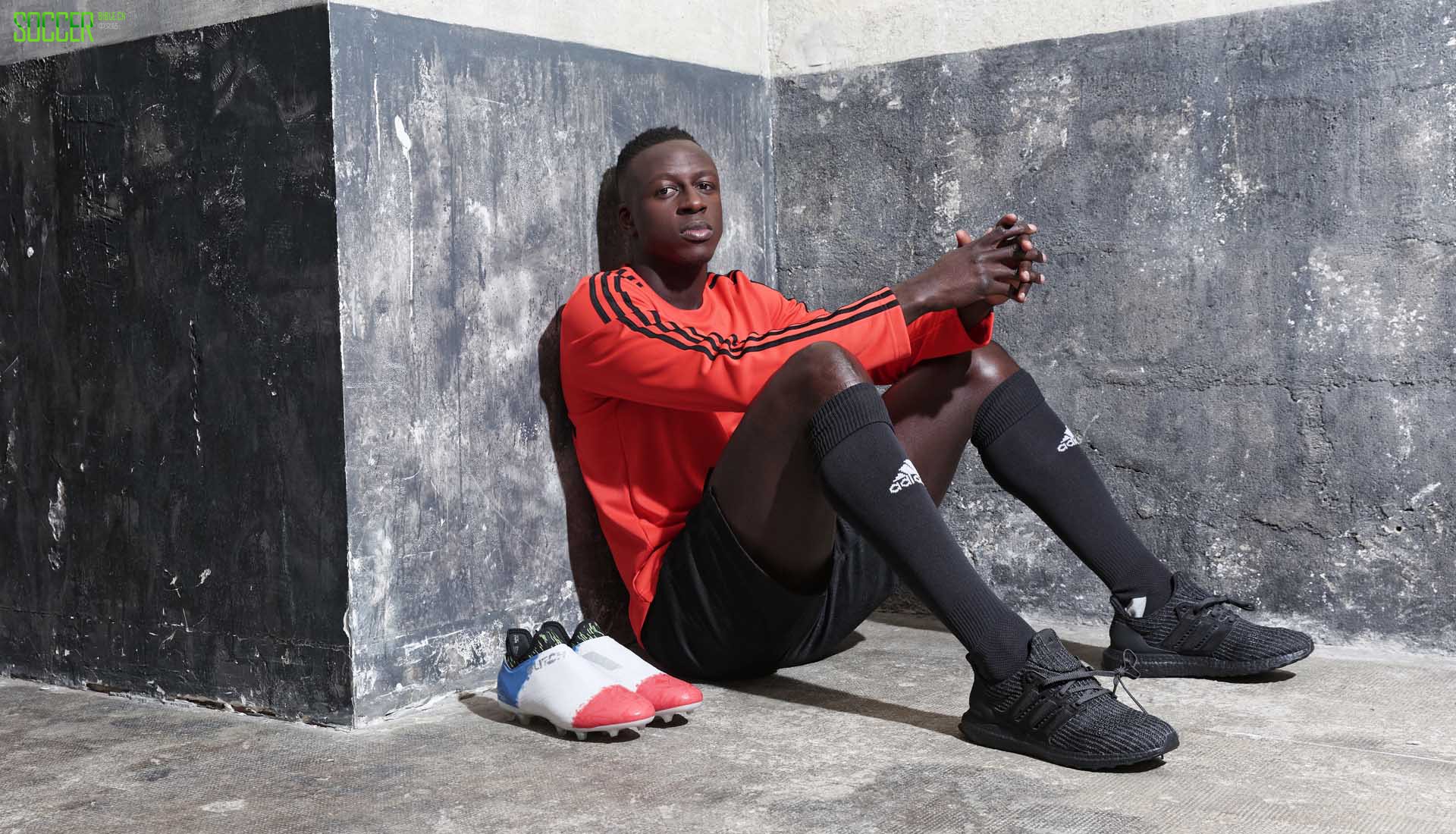 ŵϺͽӱչʾ˰ϴ˹籭Glitch 18Ь