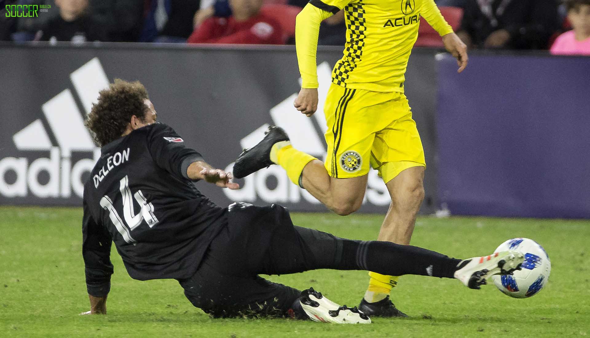 nic-deleon-copa-19-top-min