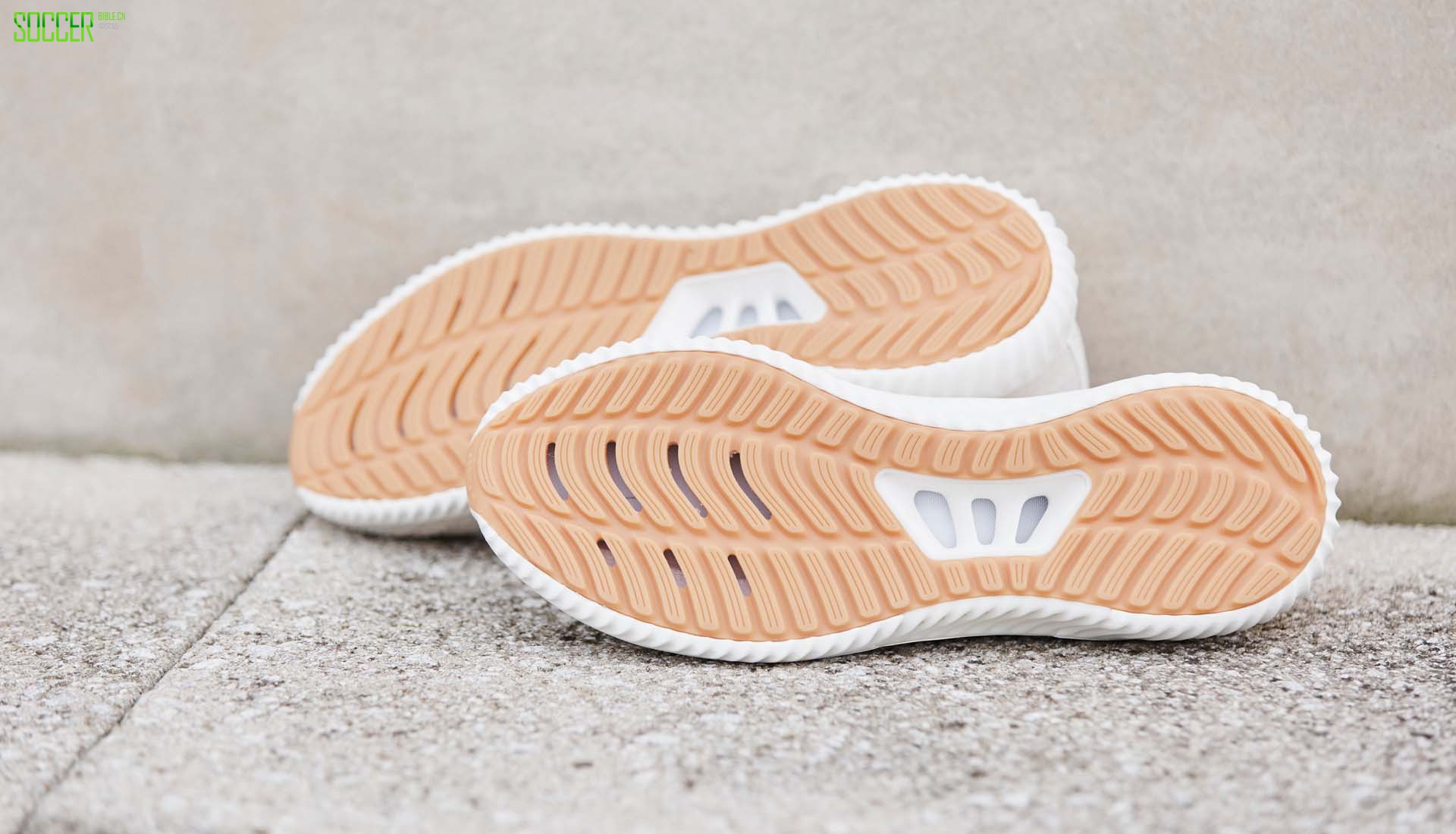 ϴ˹Nemeziz Tango 18+ װסɫ