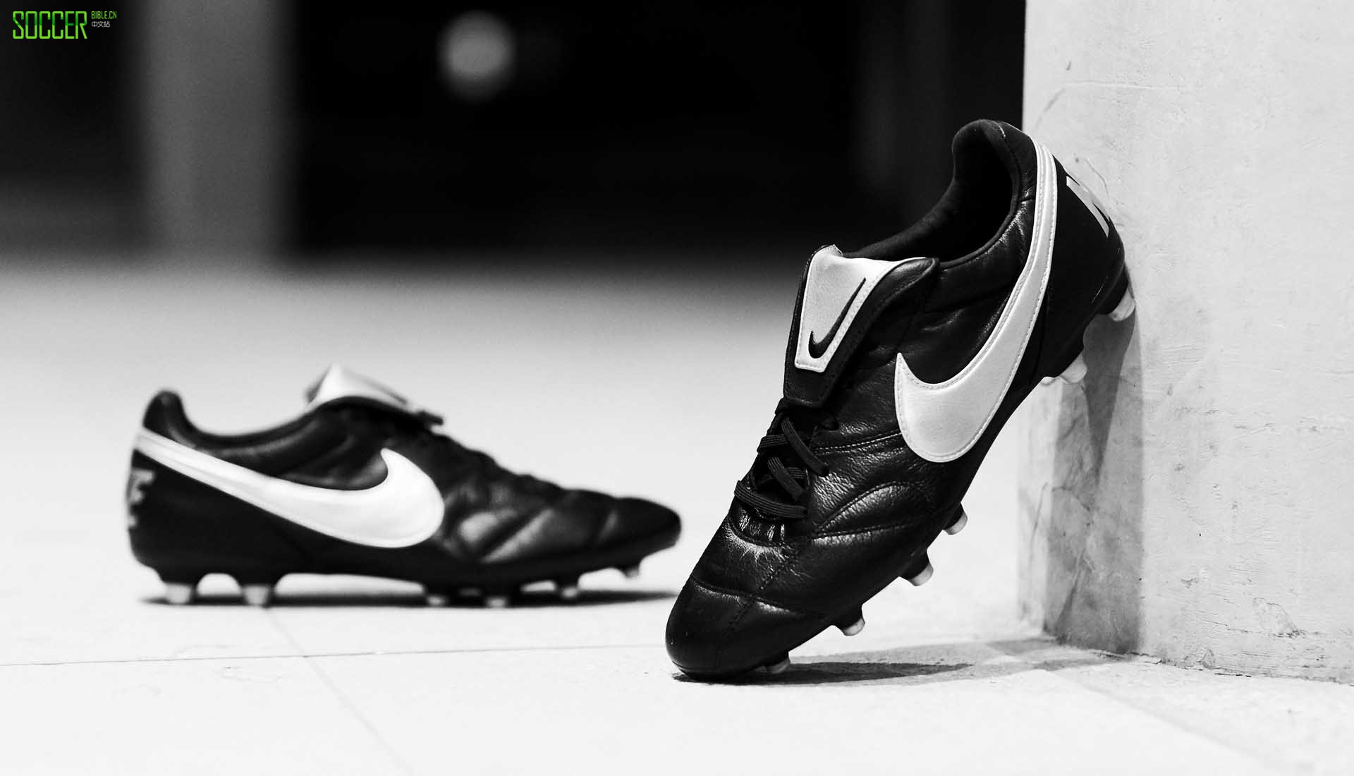 5-nike-premier-ii-black-silver-min