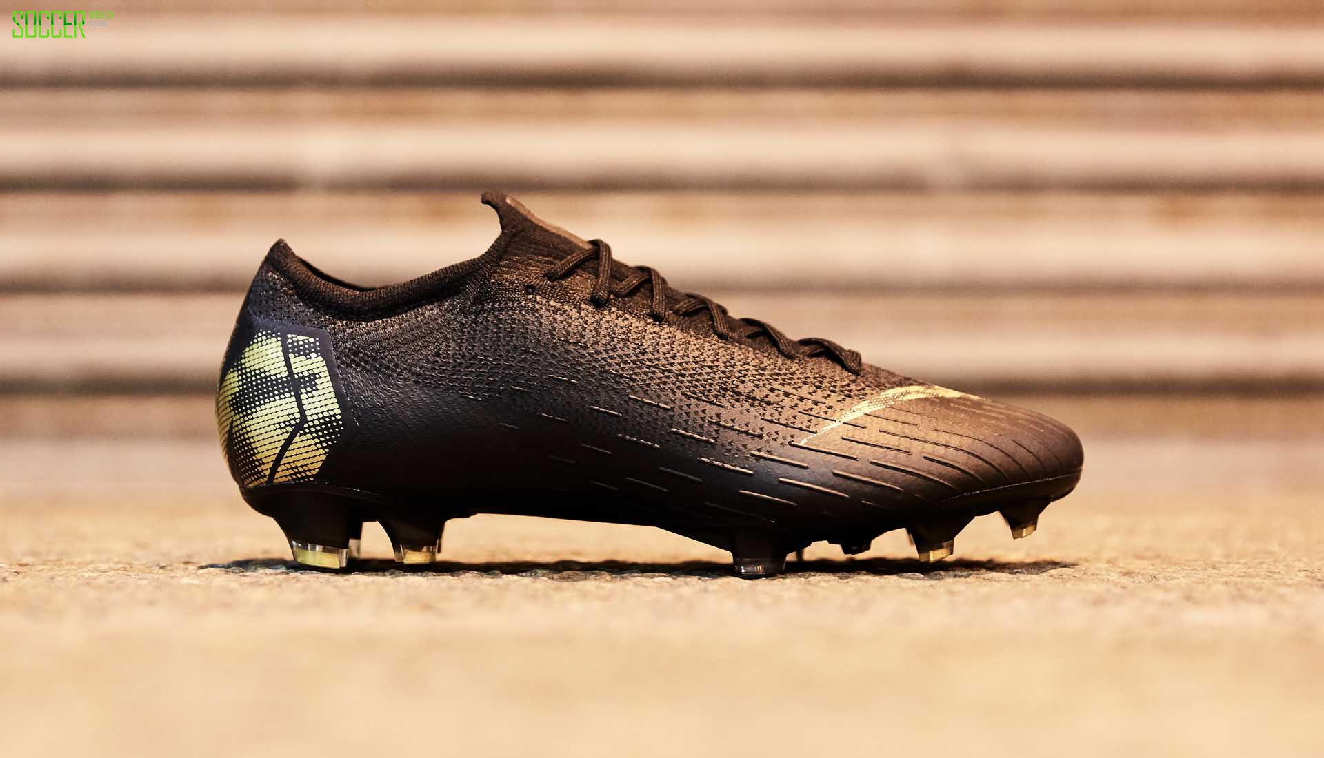 9-nike-black-lux-pack-min