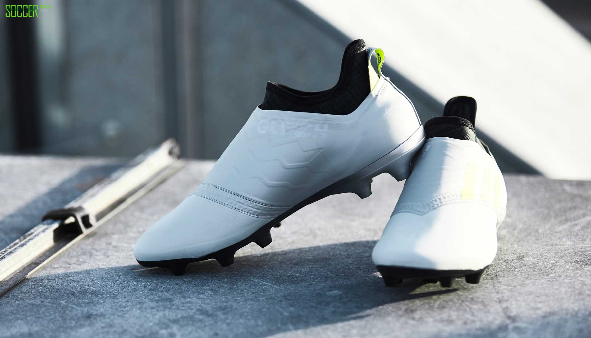 ϴ˹ƳGlitch 19Exhibit Skinѥ