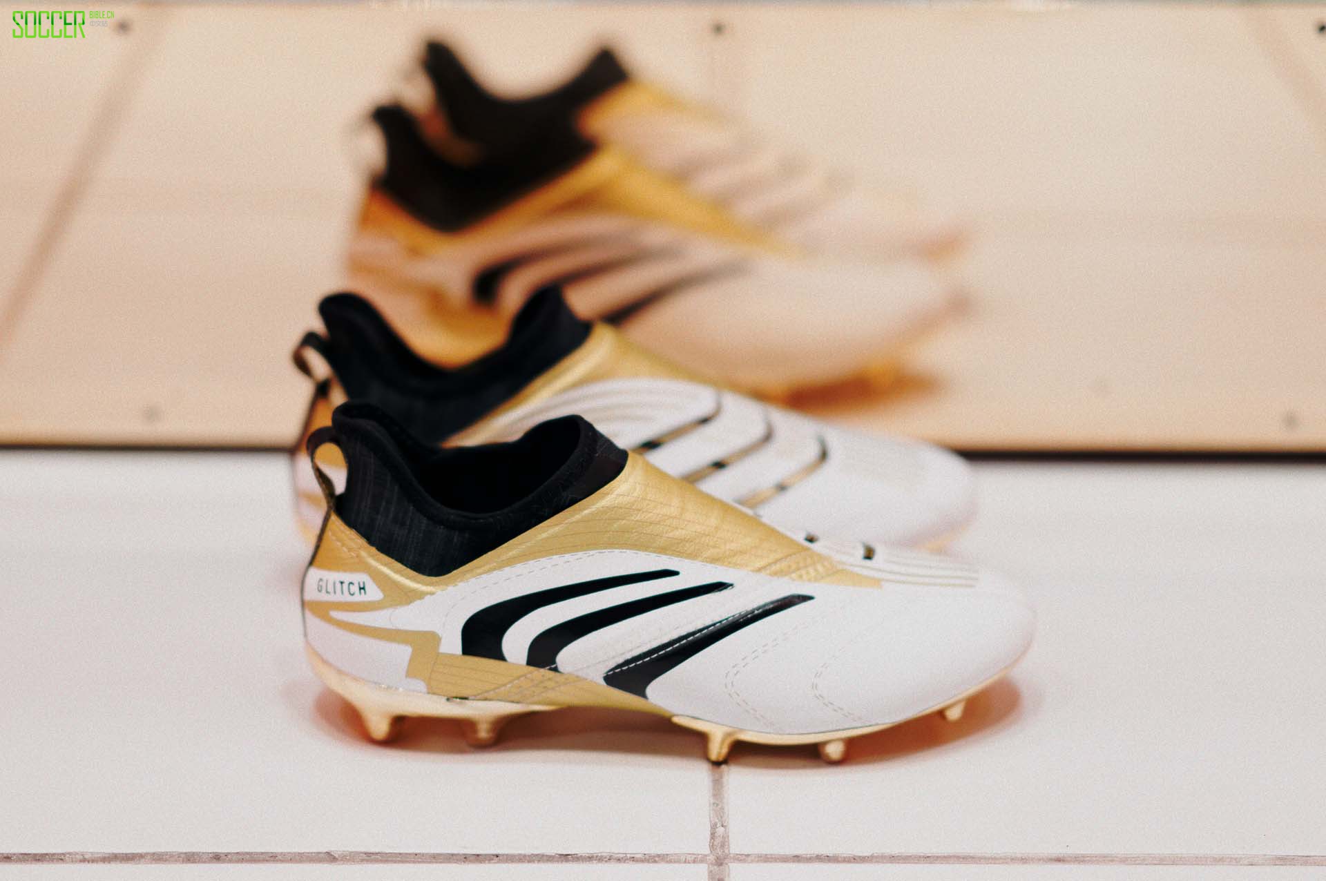 ׽8ع顱 ϴ˹Glitch 19 Absoluteѥ