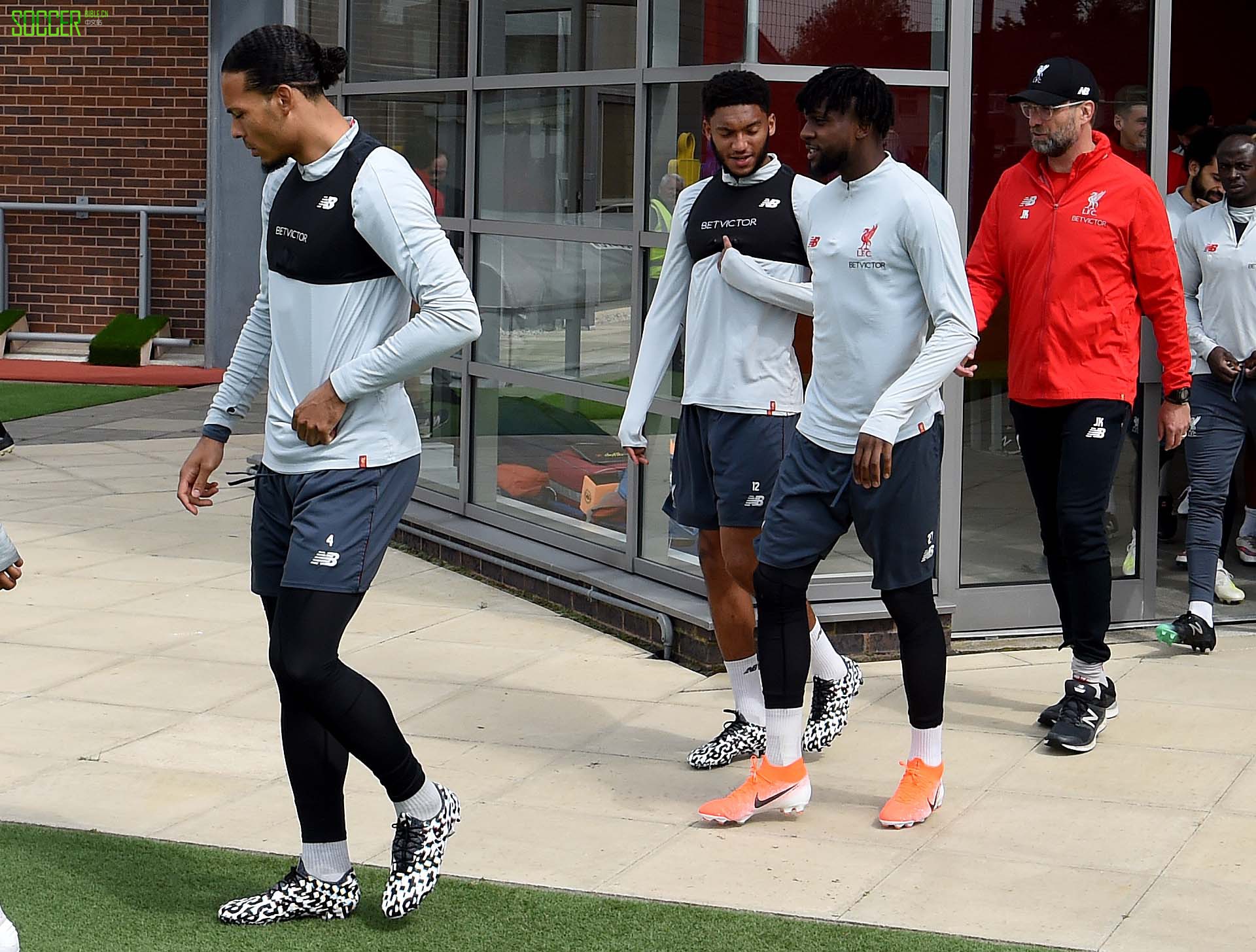 范迪克训练中上脚了下一代Nike传奇