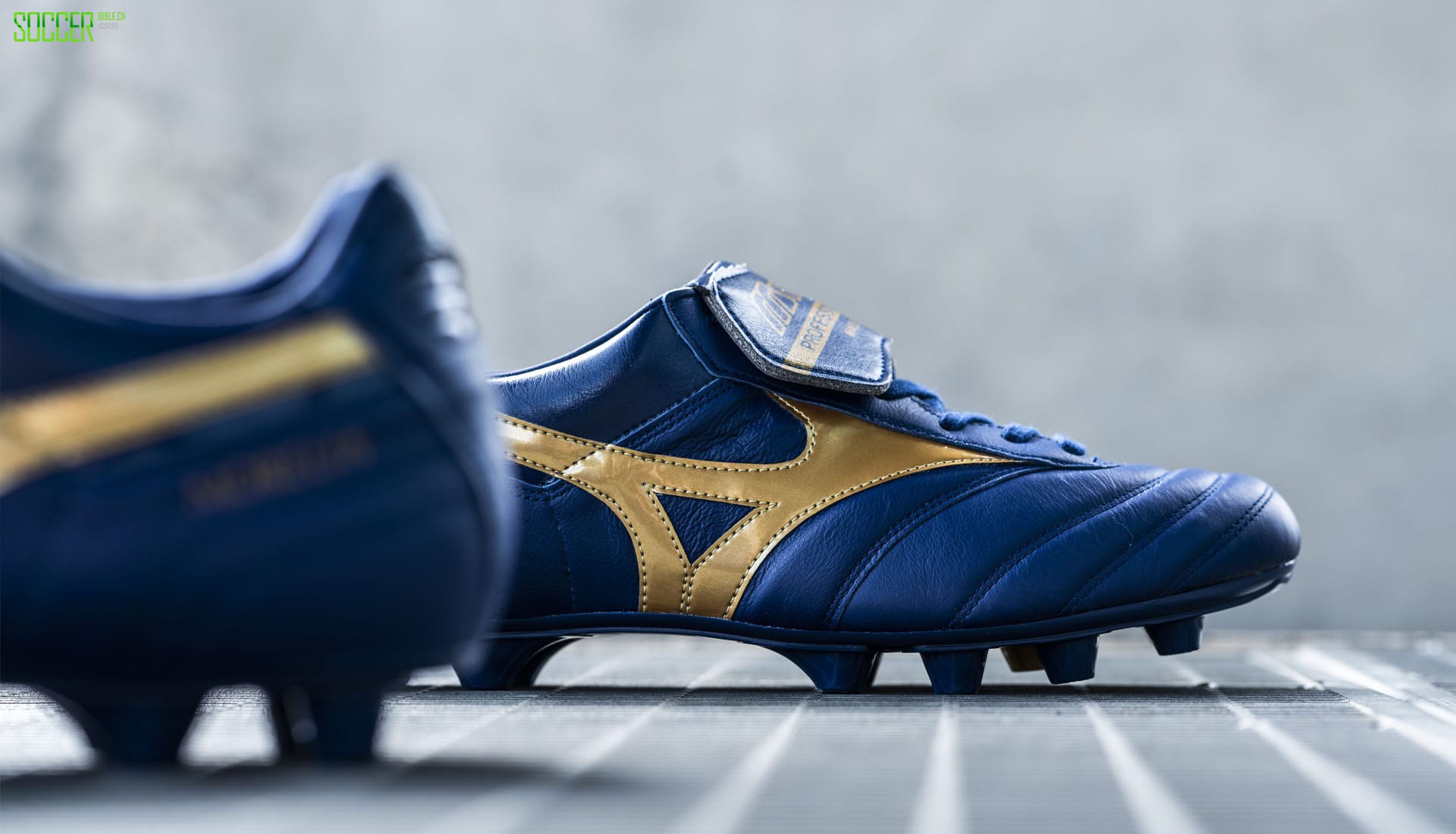 2-mizuno-morelia-blue-gold-min
