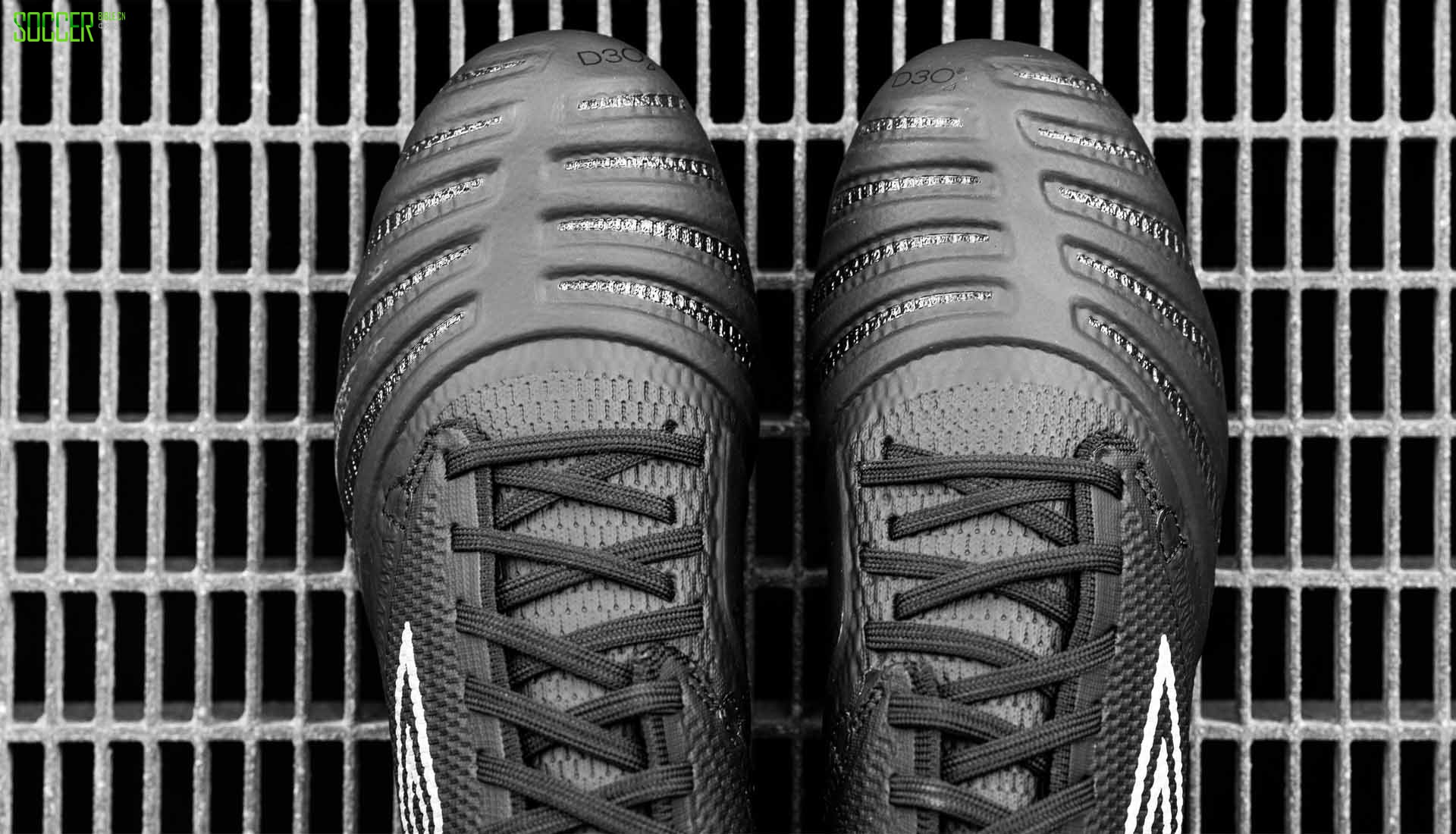 2-umbro-medusae-ux-black-white