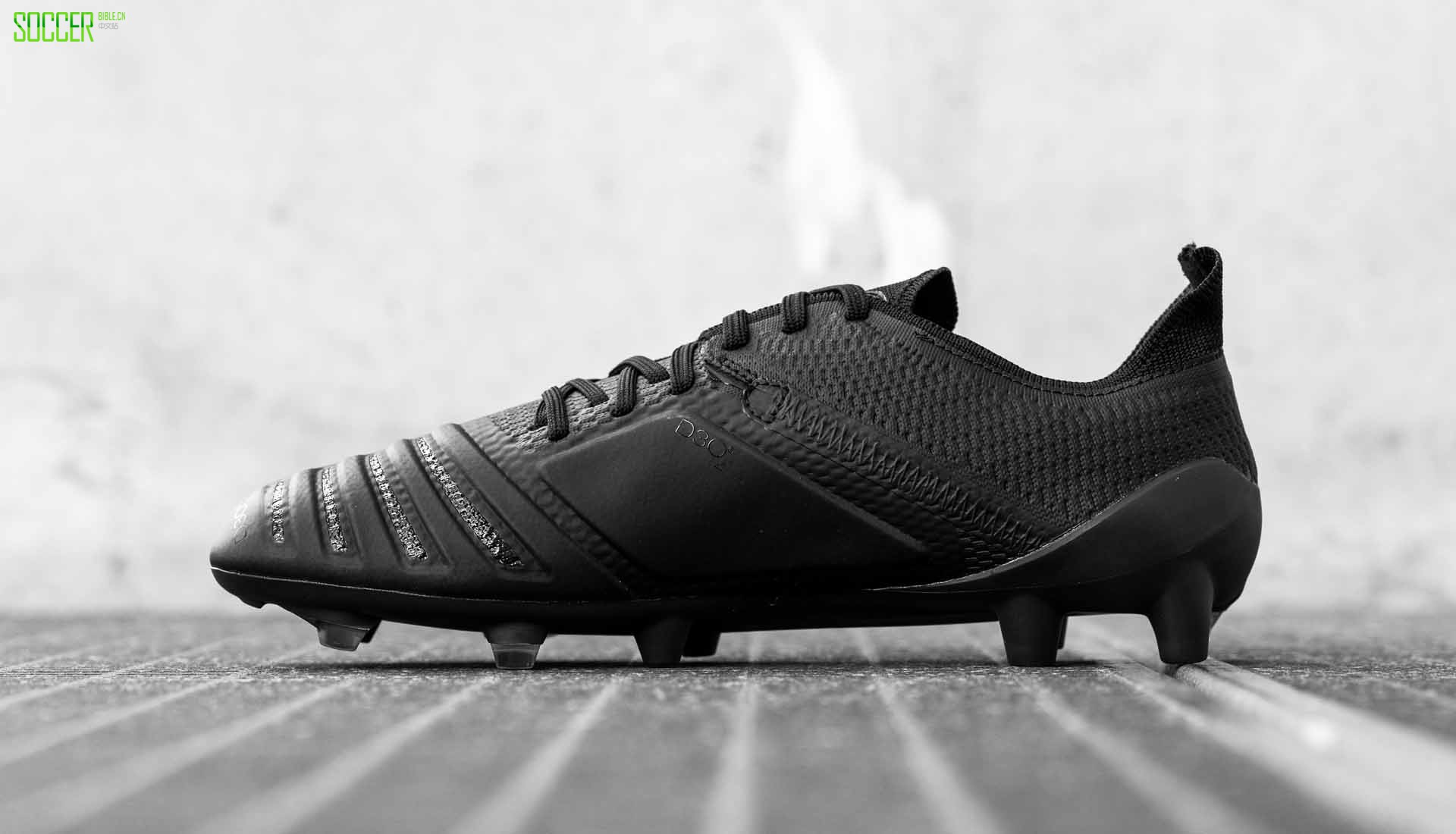 3-umbro-medusae-ux-black-white