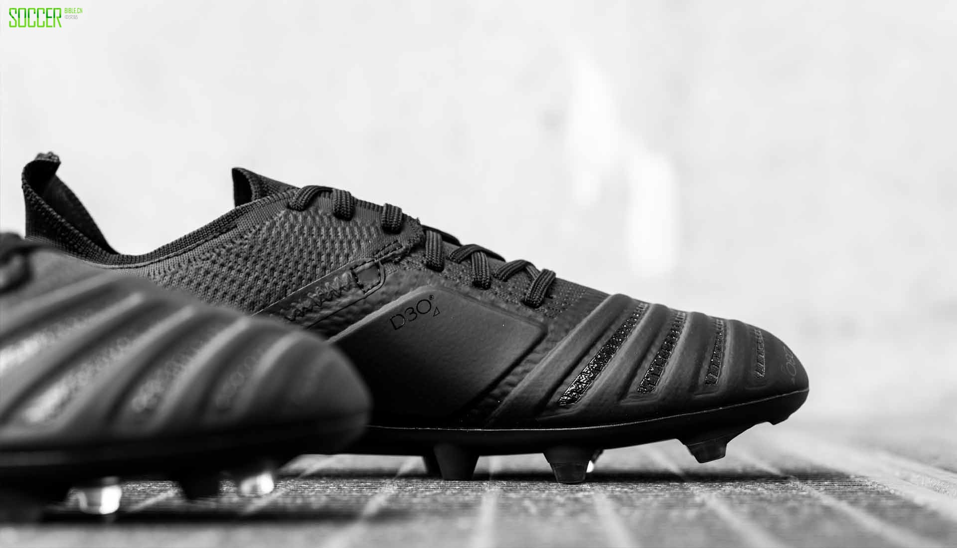 8-umbro-medusae-ux-black-white