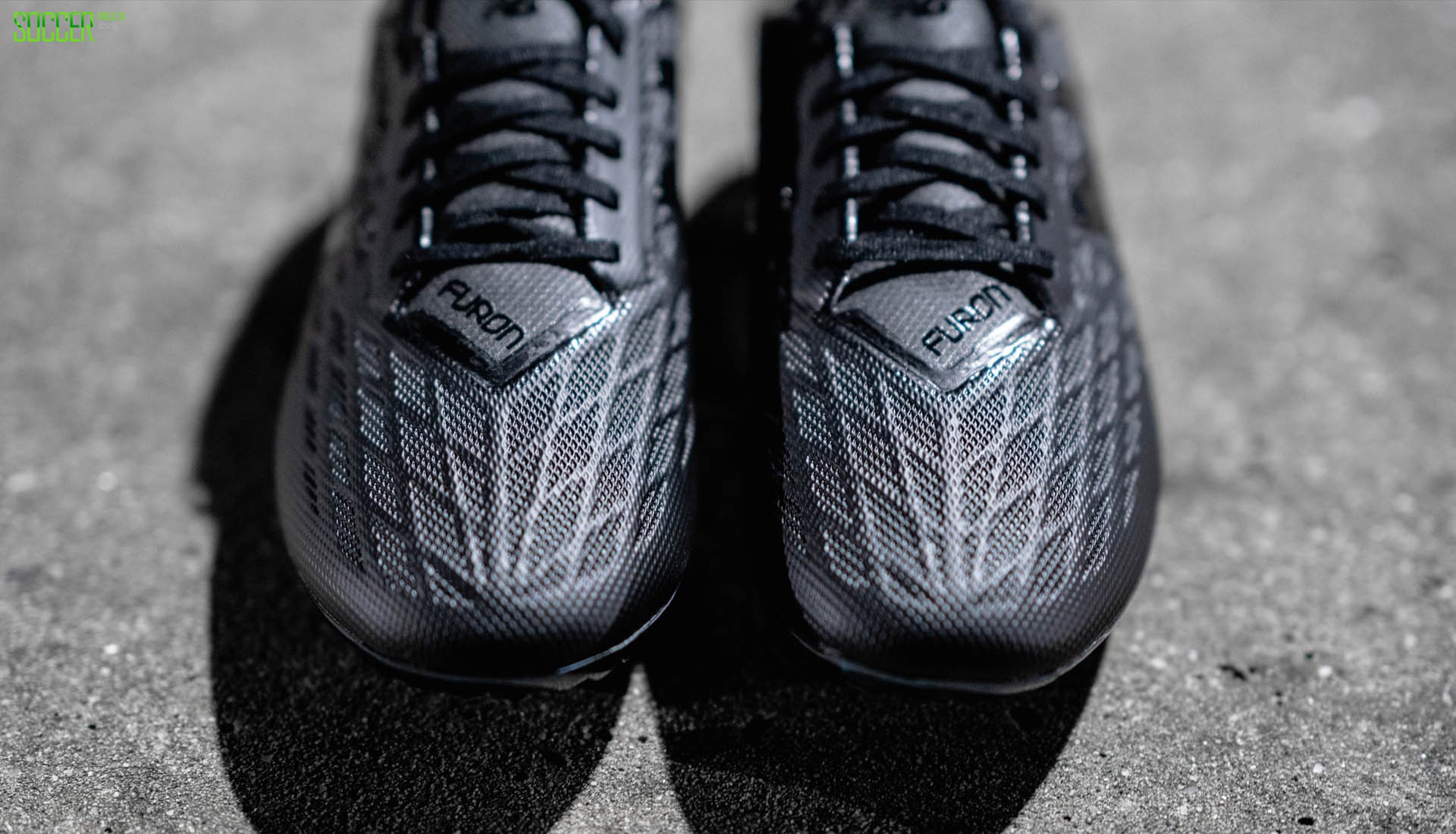 new-balance-blackout-2