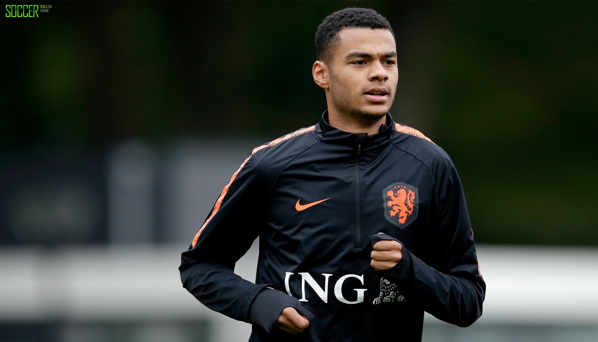 1-gakpo-puma-future-blackout-min